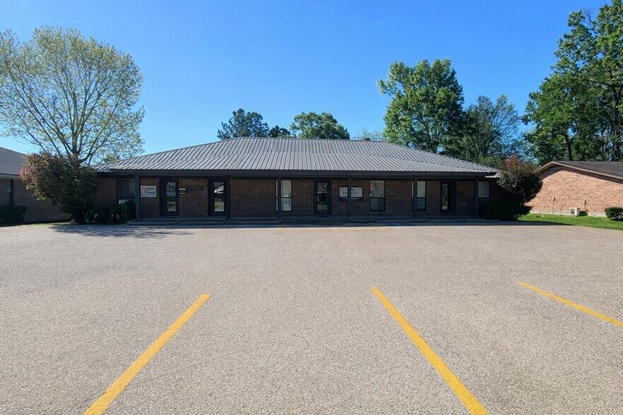 Primary Photo Of 1411 Turtle Creek Dr, Lufkin Office For Lease