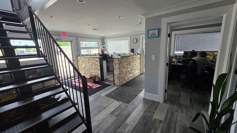 More Photos Of 131 Old Northport Rd, Kings Park Industrial For Sale