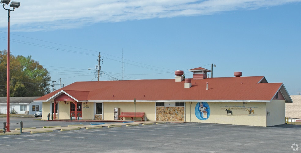 More Photos Of 712 S Collins St, Plant City Restaurant For Sale