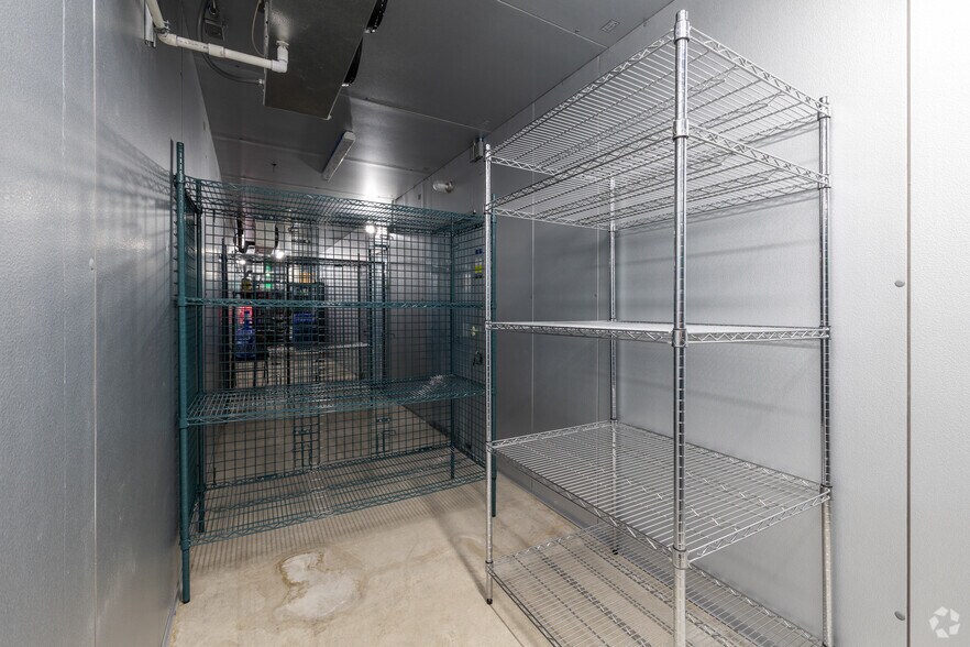 More Photos Of 427 Lombrano St, San Antonio Manufacturing For Lease
