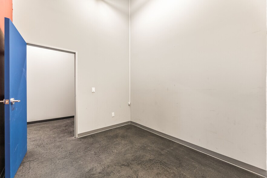 More Photos Of 932 Wilson St, Los Angeles Loft Creative Space For Lease
