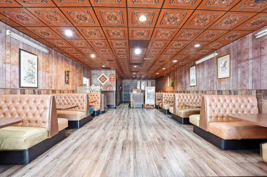 More Photos Of 486 W 20th St, San Pedro Storefront Retail Residential For Sale