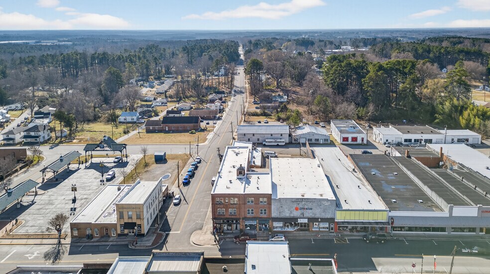 More Photos Of 104-110 S Hill Ave, South Hill Office Residential For Lease