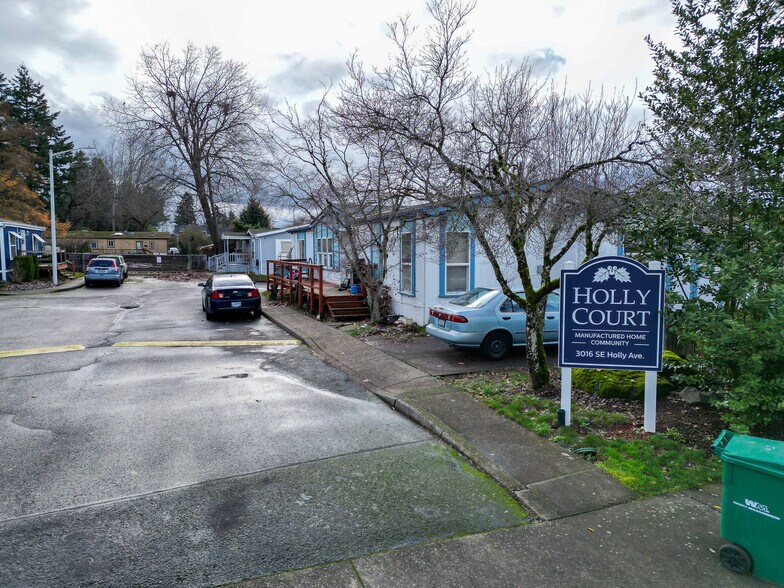 More Photos Of 3016 SE Holly Ave, Milwaukie Manufactured Housing Mobile Home Park For Sale