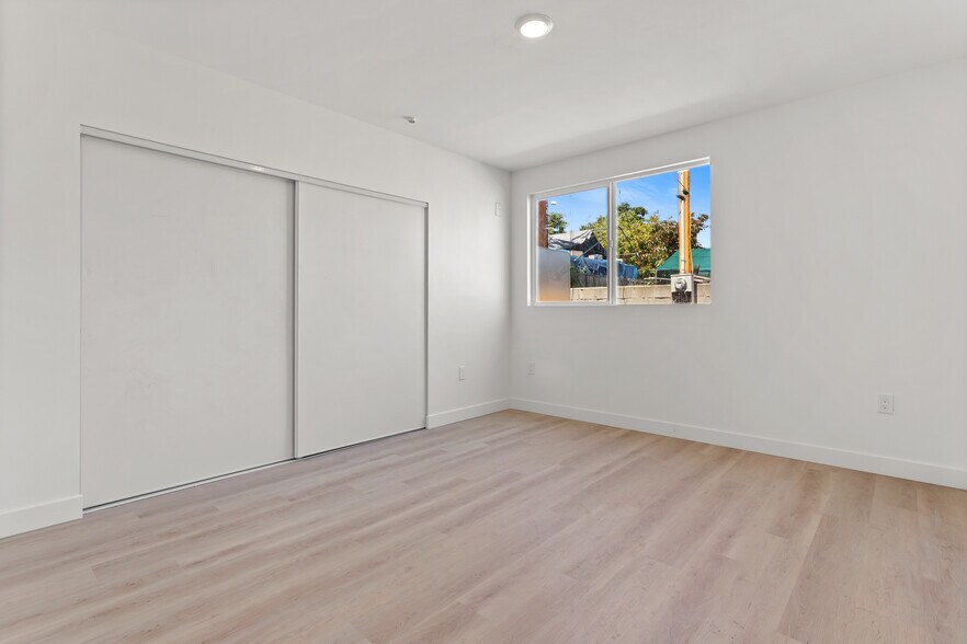 More Photos Of 707 W 80th St, Los Angeles Land For Sale