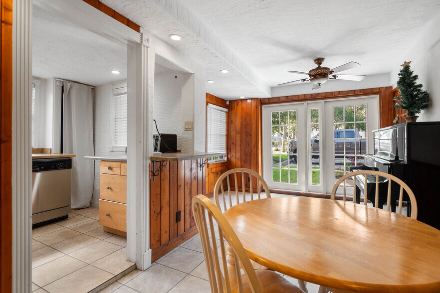 More Photos Of 123 Live Oak Ave, Daytona Beach Office Residential For Sale