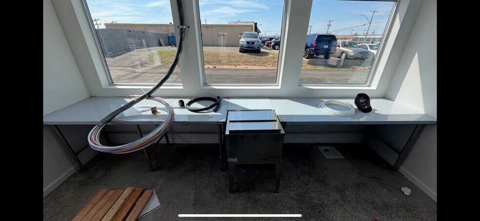 More Photos Of 7924 NW 23rd St, Bethany Freestanding For Sale