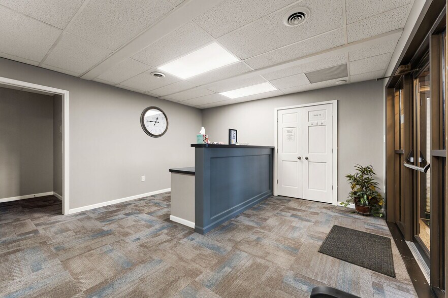 More Photos Of 250 N Main St, Crown Point Office For Sale