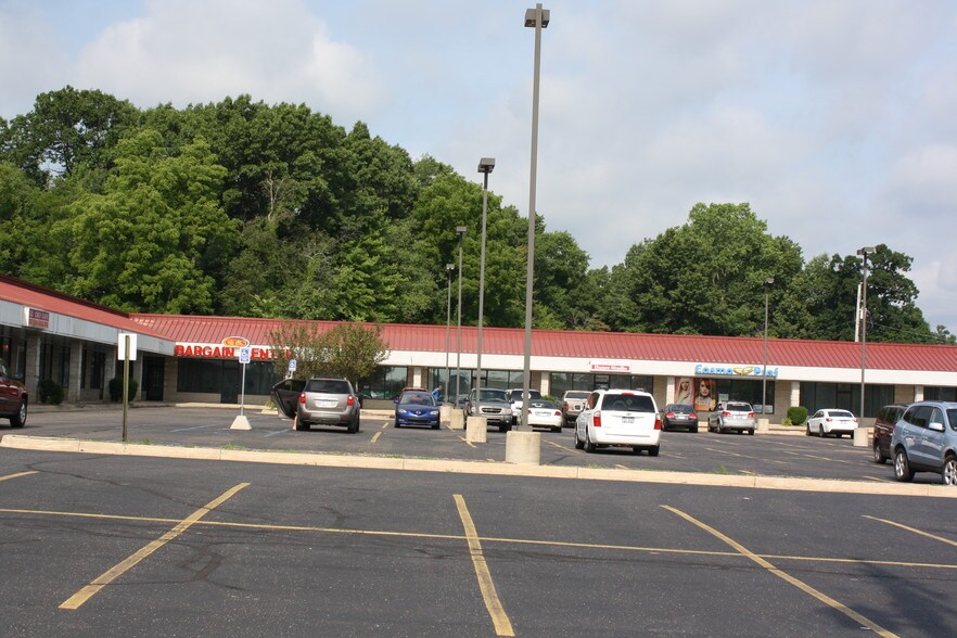 More Photos Of 2245 W Columbia Ave, Battle Creek General Retail For Lease