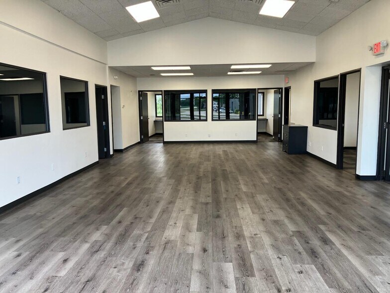 More Photos Of 1010 251 Hwy, Rochelle Office For Sale