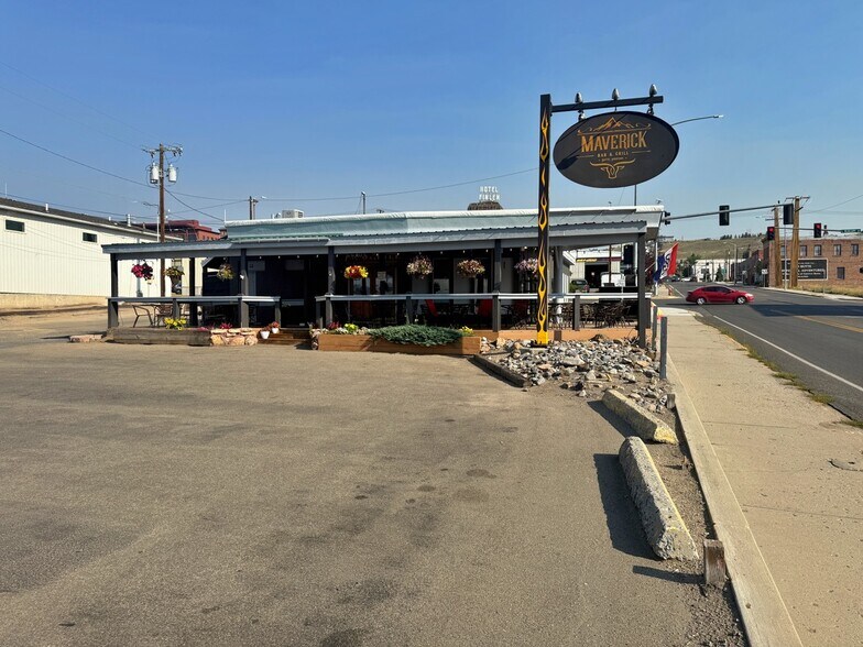 Primary Photo Of 205 S Arizona, Butte Restaurant For Sale