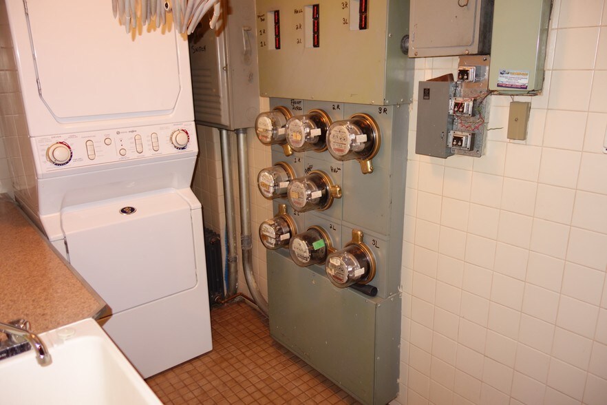 More Photos Of 70-10 Eliot Ave, Flushing Apartments For Sale