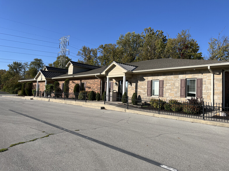 Primary Photo Of 9210 N Meridian St, Indianapolis Medical For Sale