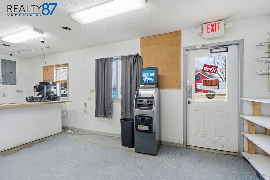 More Photos Of 5913 Troy Mills rd, Coggon General Retail For Sale