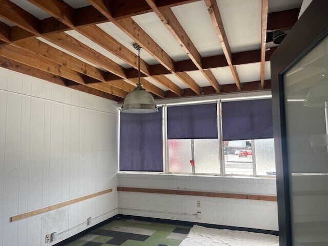 More Photos Of 1653 12th St, Santa Monica Warehouse For Lease