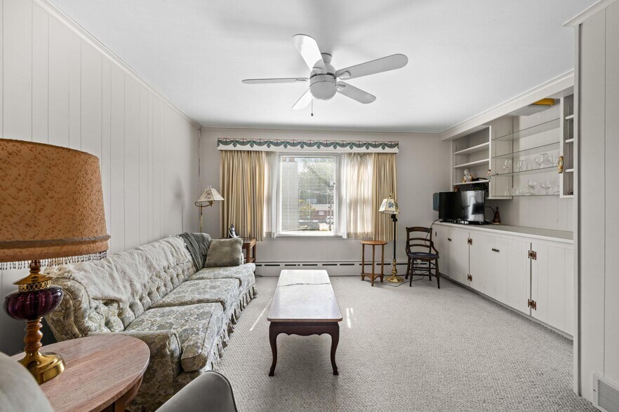 More Photos Of 1975 Seneca St, Buffalo Office For Sale