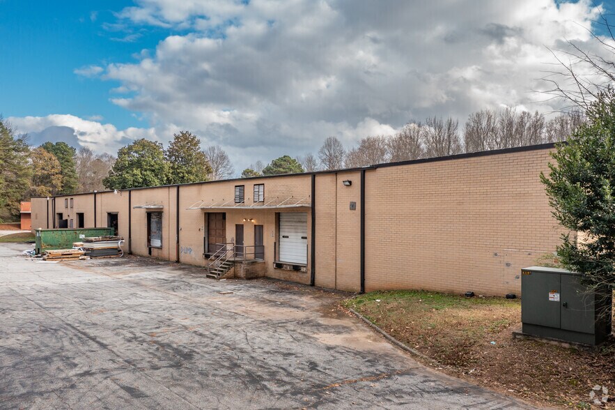 More Photos Of 5328-5342 Panola Industrial Blvd, Decatur Distribution For Lease