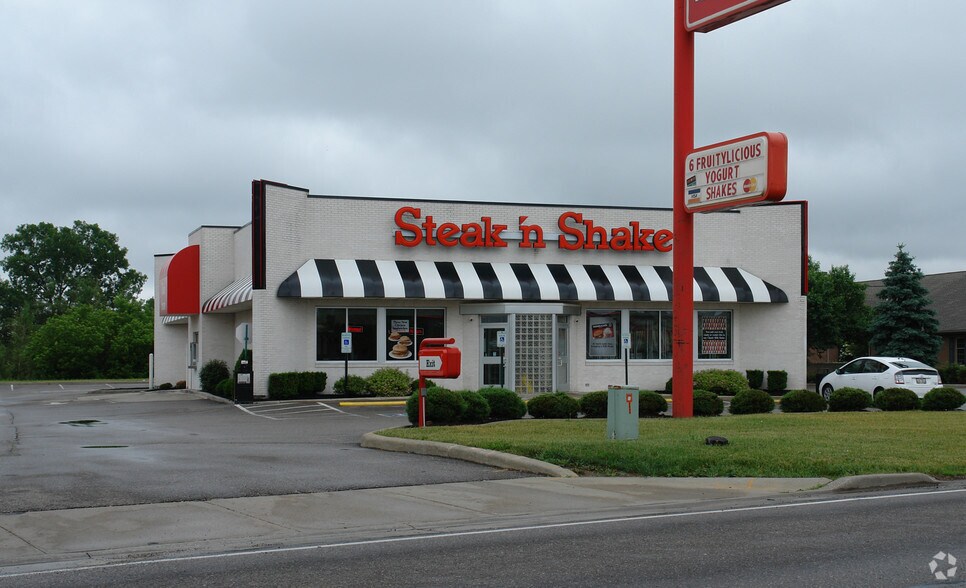 More Photos Of 4666 Dressler Rd NW, Canton Restaurant For Lease