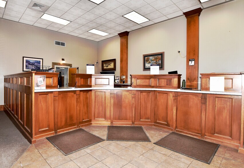 More Photos Of 100 Oak Ave, Eaton Bank For Sale