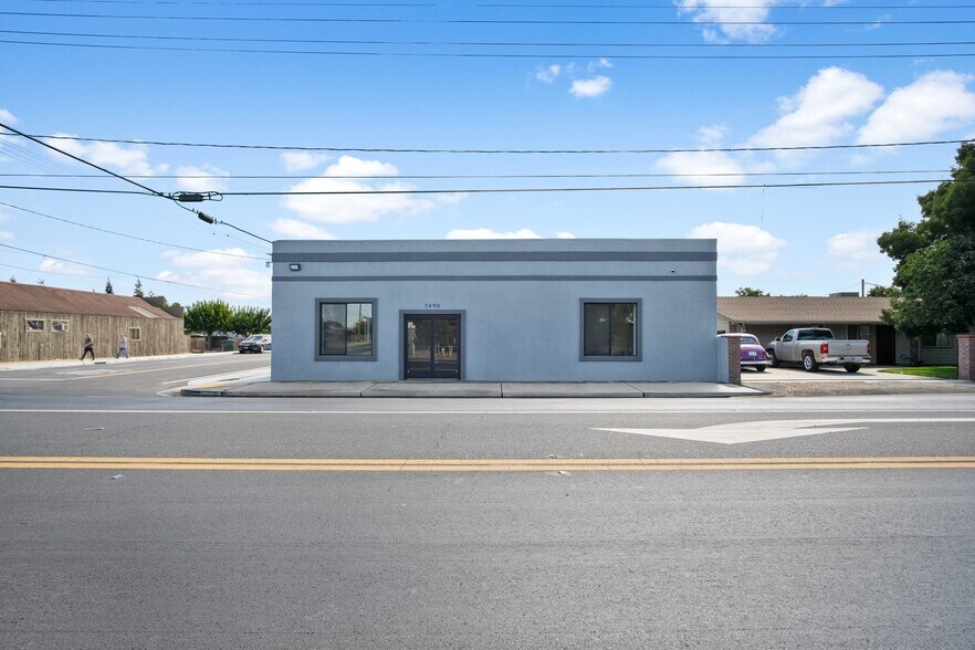 Primary Photo Of 7490 Lander Ave, Hilmar Office Residential For Sale