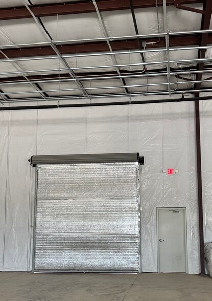 More Photos Of 5865 Houston St, San Antonio Distribution For Lease