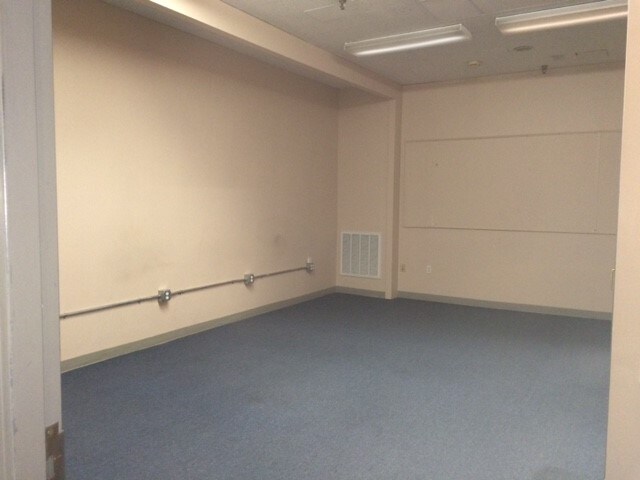 More Photos Of 18 Dartmouth St, Malden Storefront Retail Office For Lease