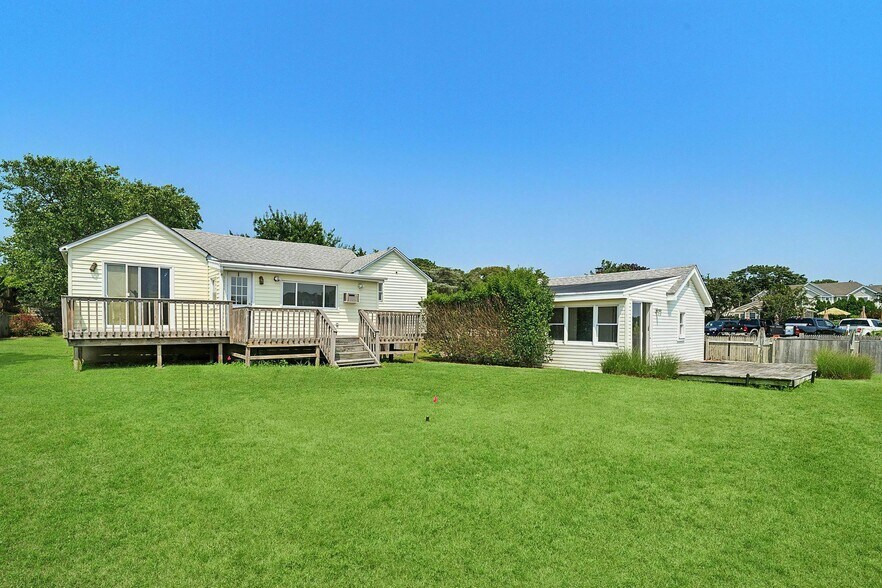 More Photos Of 35 Gardners Ln, Hampton Bays Apartments For Sale