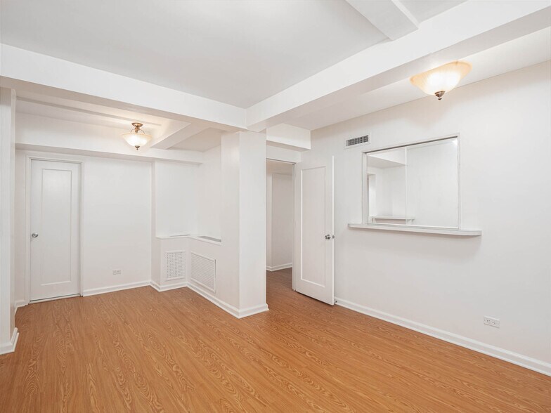 More Photos Of 35 E 35th St, New York Apartments For Lease