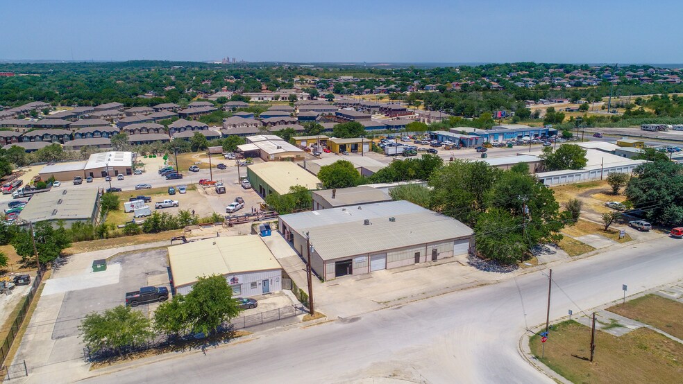 More Photos Of 6627 Topper Rdg, San Antonio Warehouse For Lease