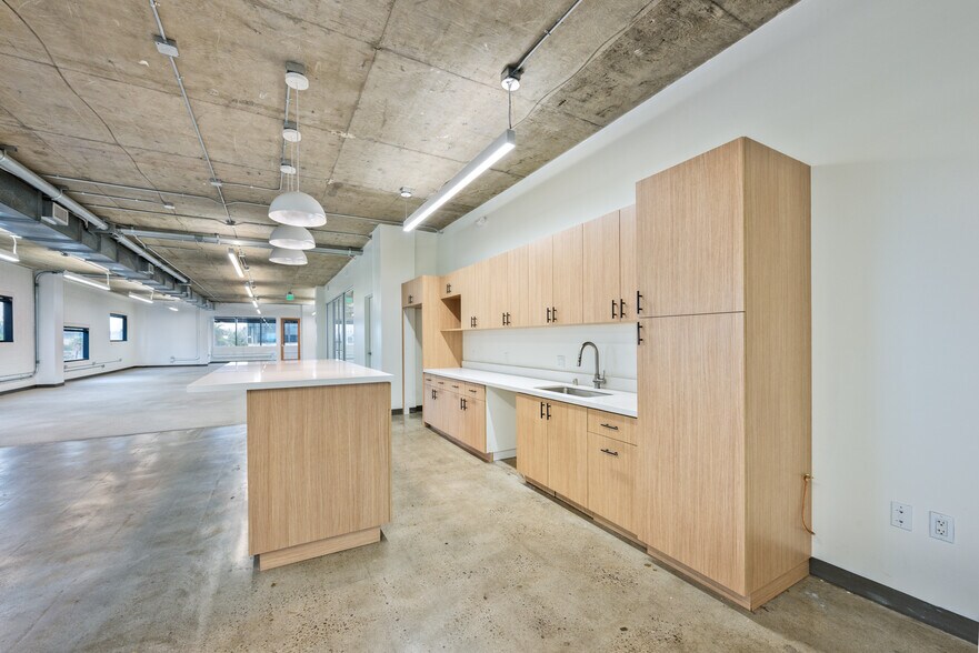 More Photos Of 11388-11390 W Olympic Blvd, Los Angeles Loft Creative Space For Lease