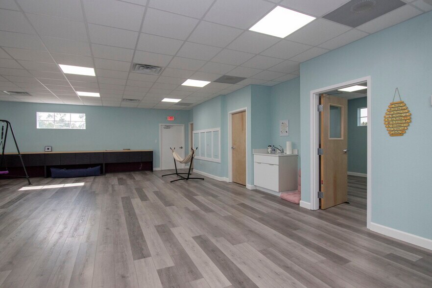 More Photos Of 4535 Tamiami Trl, Port Charlotte Office For Lease