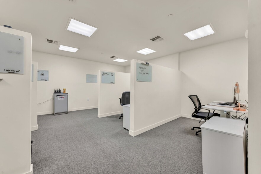 More Photos Of 155 W 2nd St, Reno Storefront Retail Office For Lease
