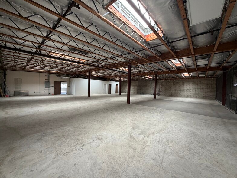 More Photos Of 9517 Gidley St, Temple City Manufacturing For Lease
