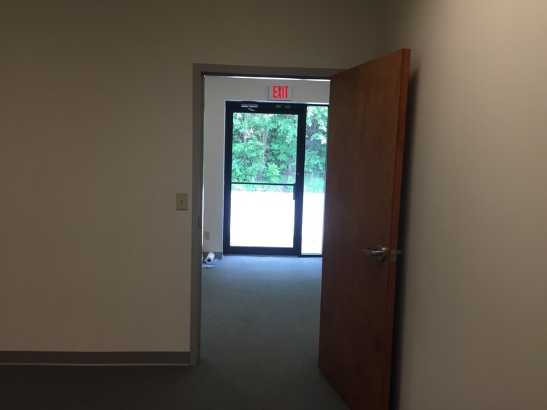 More Photos Of 15 Little Brook Ln, Newburgh Warehouse For Lease