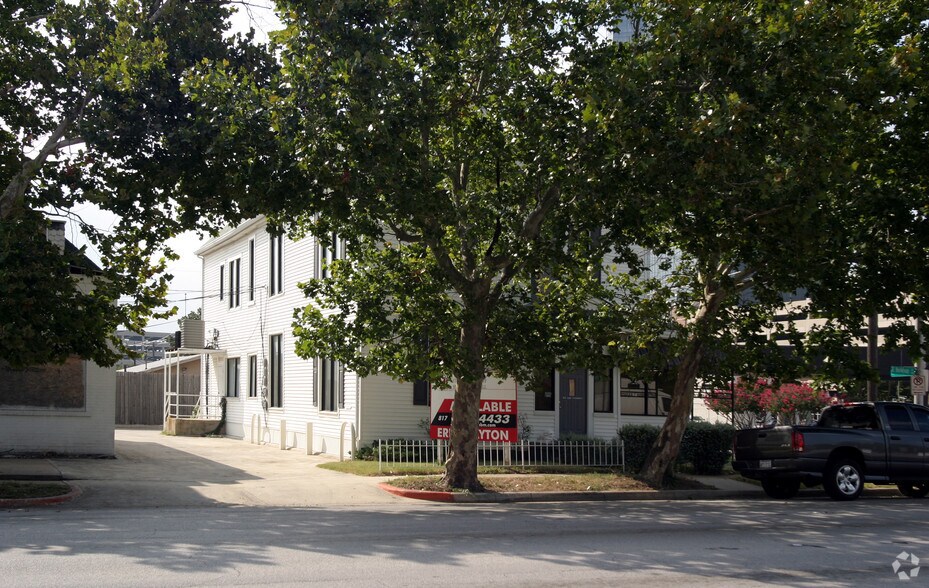 More Photos Of 500 E Belknap St, Fort Worth Office For Lease