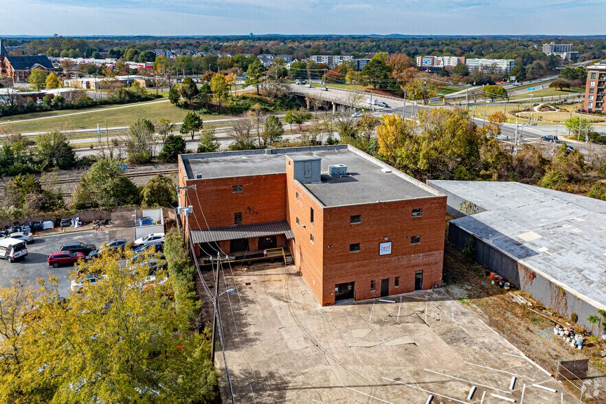 More Photos Of 810 Ramseur St, Durham Warehouse For Lease