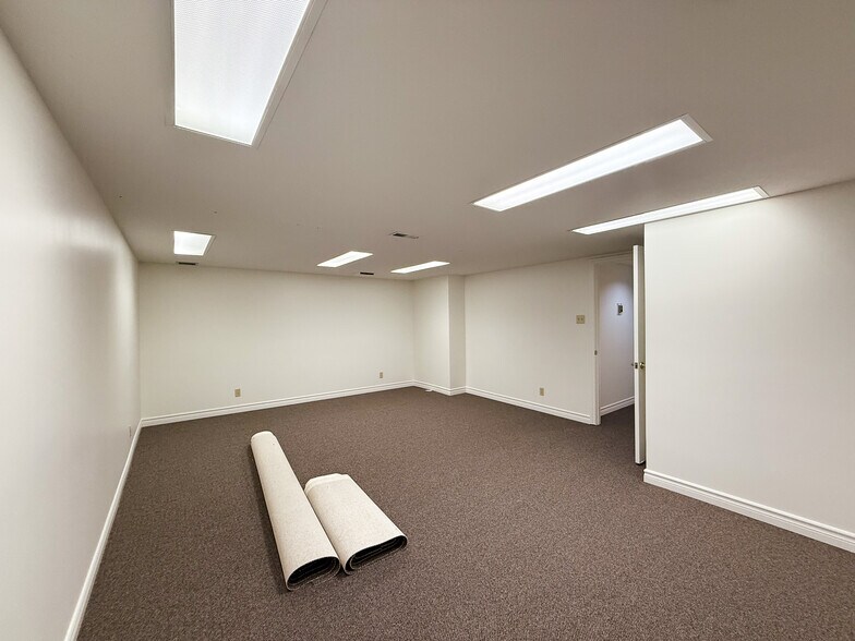 More Photos Of 310 First St, Midland Office For Lease