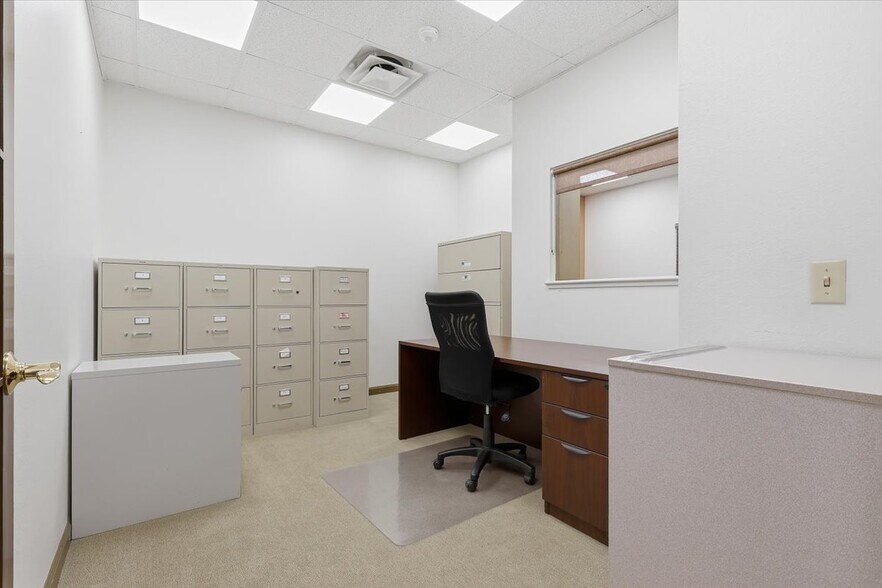 More Photos Of 6170 Ridgeview Ct, Reno Office For Lease