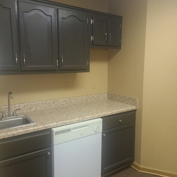 More Photos Of 4735-4739 Spottswood Ave, Memphis Medical For Sale