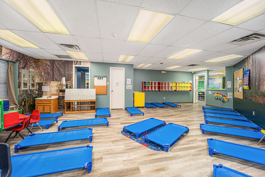 More Photos Of 3421 E Walnut St, Pearland Daycare Center For Sale