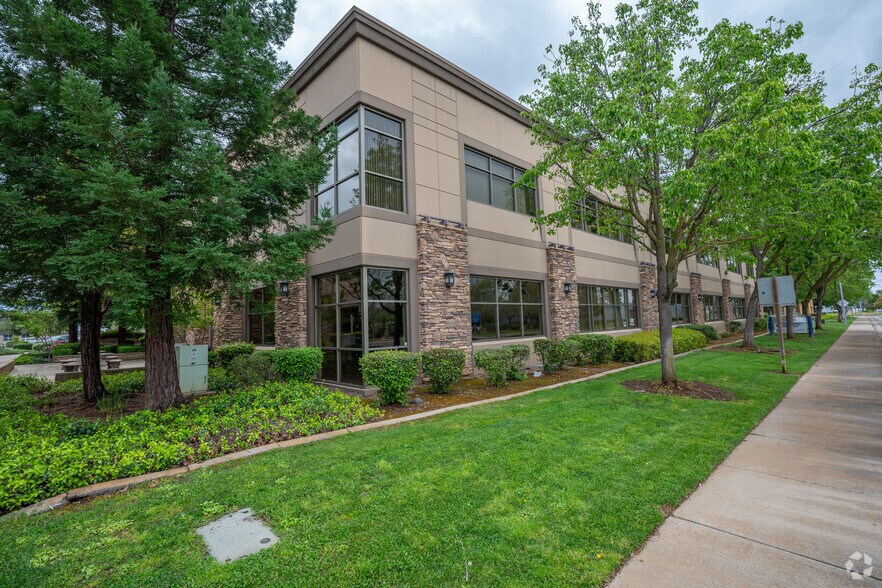 More Photos Of 10630 Mather Blvd, Mather Office For Lease