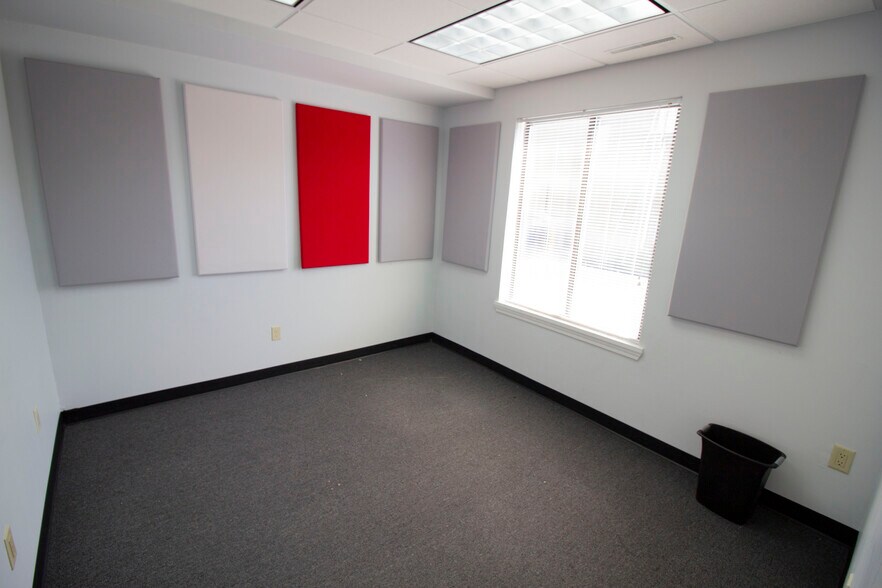 More Photos Of 3030 S 9th St, Kalamazoo Medical For Sale