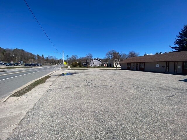 More Photos Of 228 Seventh St, Frankfort Office For Lease
