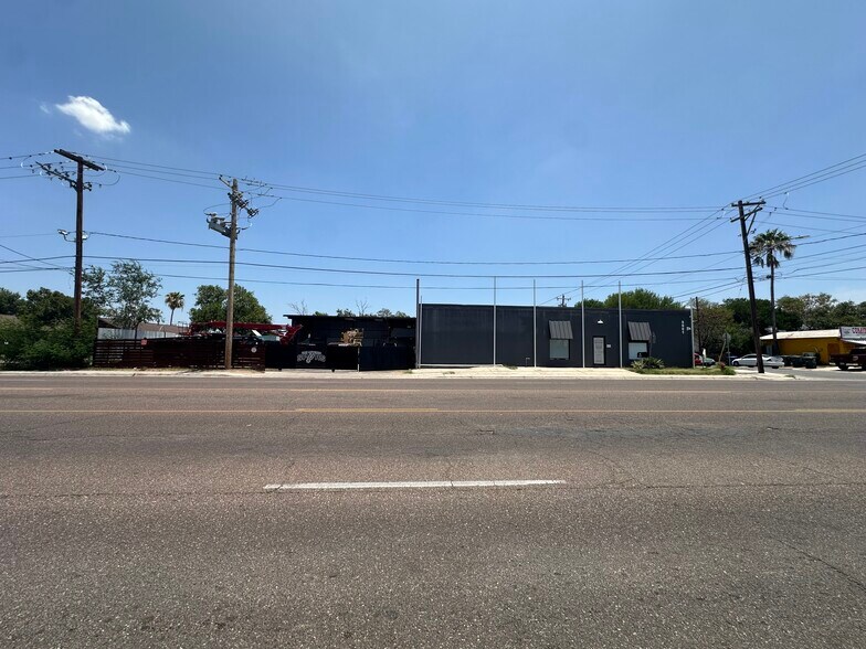 More Photos Of 3901 McPherson Ave, Laredo Freestanding For Sale