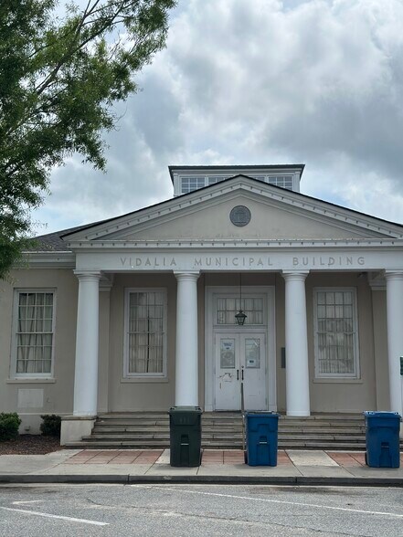 More Photos Of 116 E Meadows St, Vidalia Storefront For Sale
