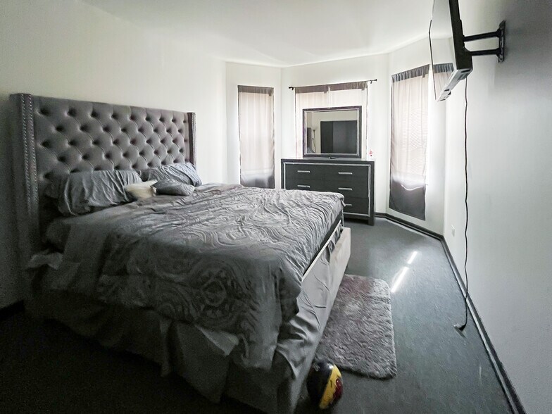 More Photos Of 16-18 N Lorel Ave, Chicago Apartments For Sale