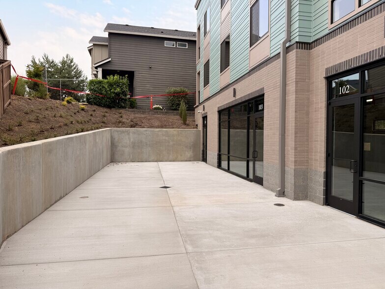 More Photos Of 7650 NW 170th Ave, Portland General Retail For Lease