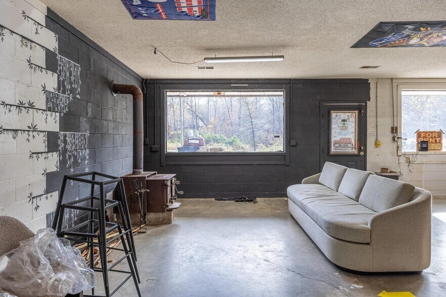 More Photos Of 11882 New Highway 68, Tellico Plains Storefront Retail Office For Sale