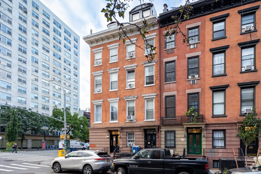 More Photos Of 402 W 22nd St, New York Apartments For Sale