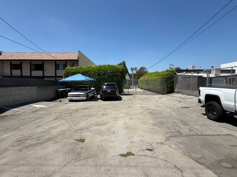 More Photos Of 480 S Rosemead Blvd, Pasadena Office For Sale